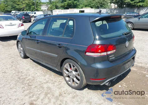 2013 Volkswagen Gti 4-Door/4-Door Autobahn/Drivers Edition/Wolfsburg Edition z USA, uszkodzony, nr VIN WVWHD7AJ5DW140393